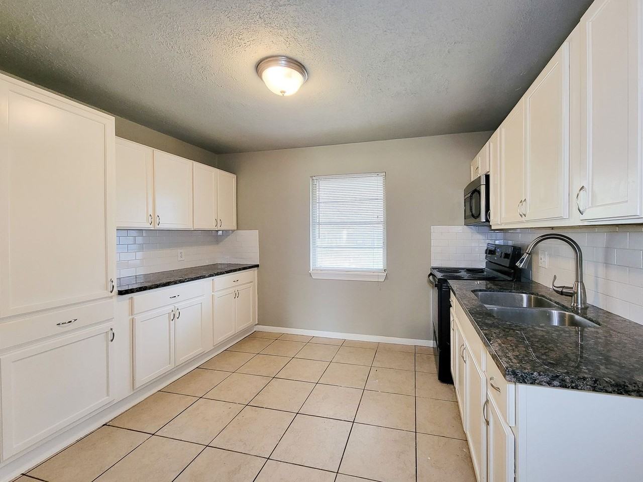 10117 Dulcimer St - Photo 5 of 31