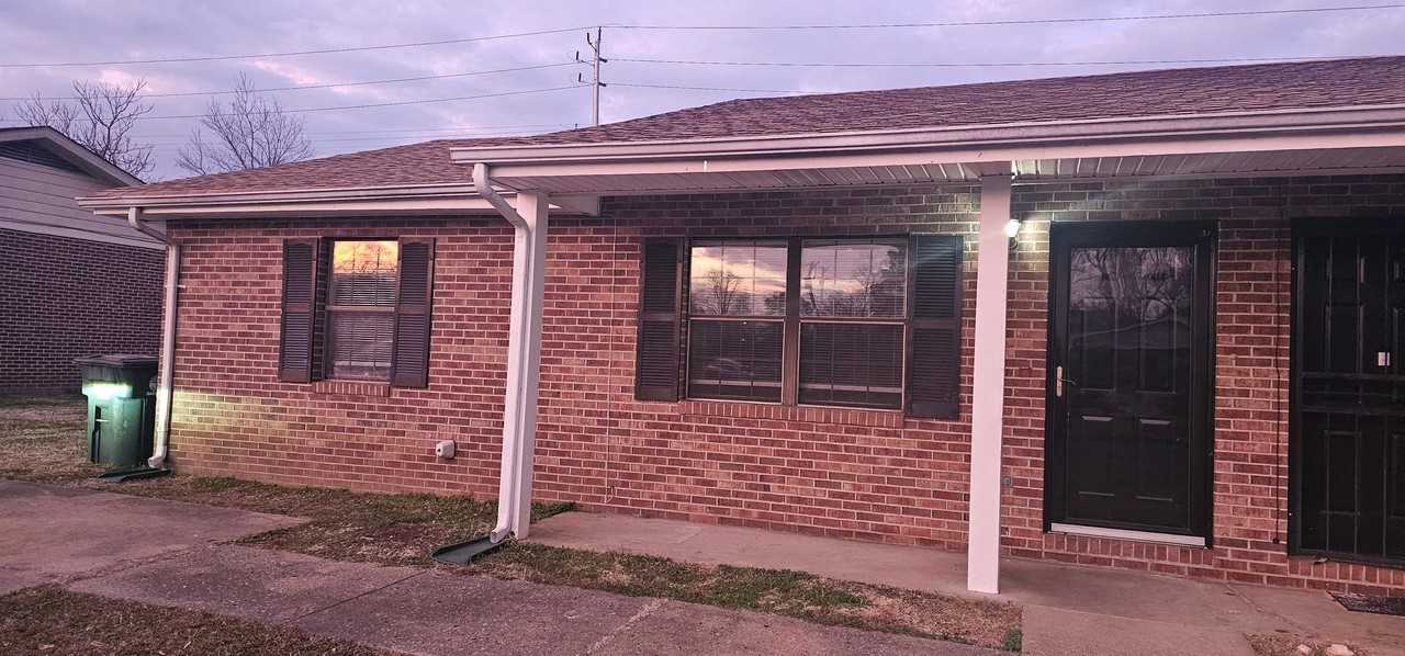 5101 N Moore Ln Apt A - Photo 2 of 20