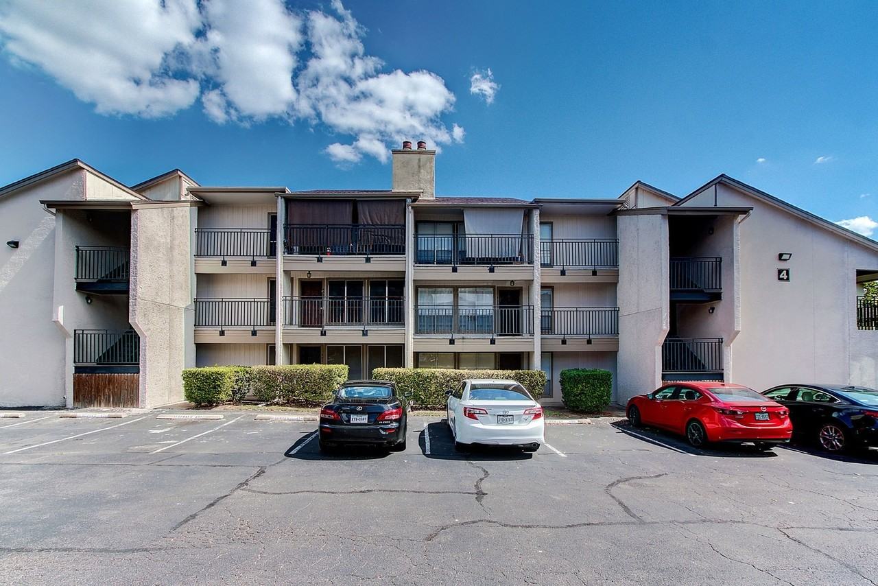 6910 Hart Ln - Photo 4 of 18