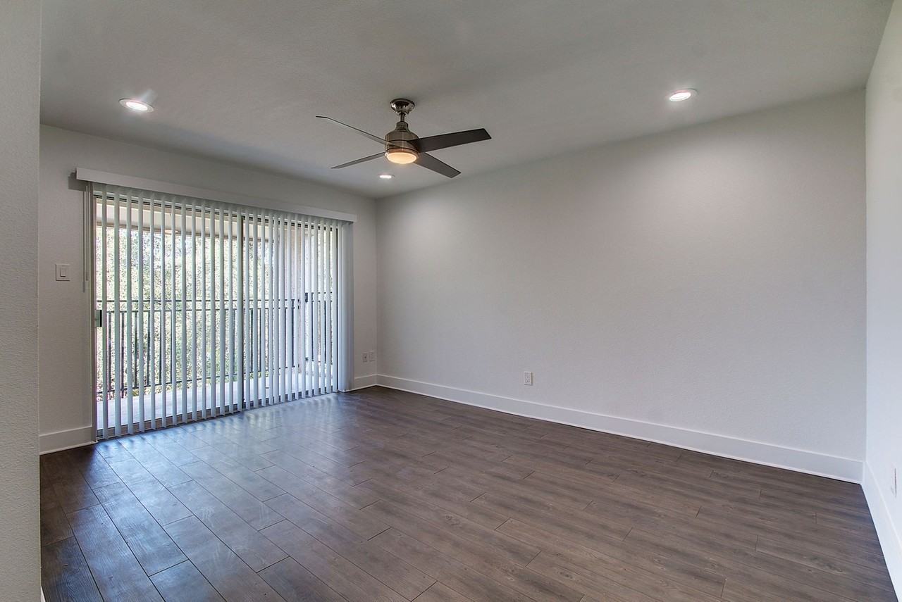 6910 Hart Ln - Photo 6 of 18