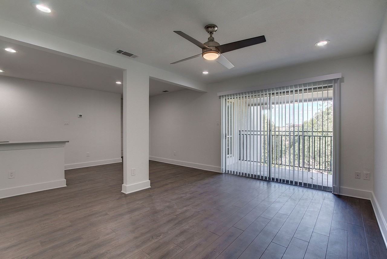 6910 Hart Ln - Photo 7 of 18