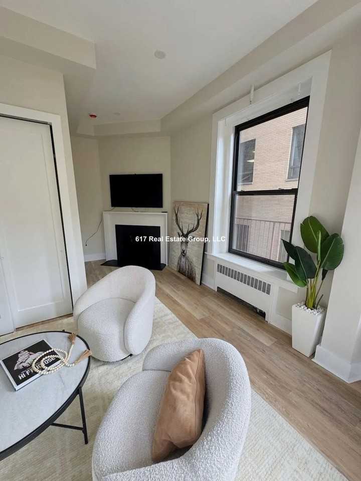 267 Dartmouth St - Photo 3 of 19