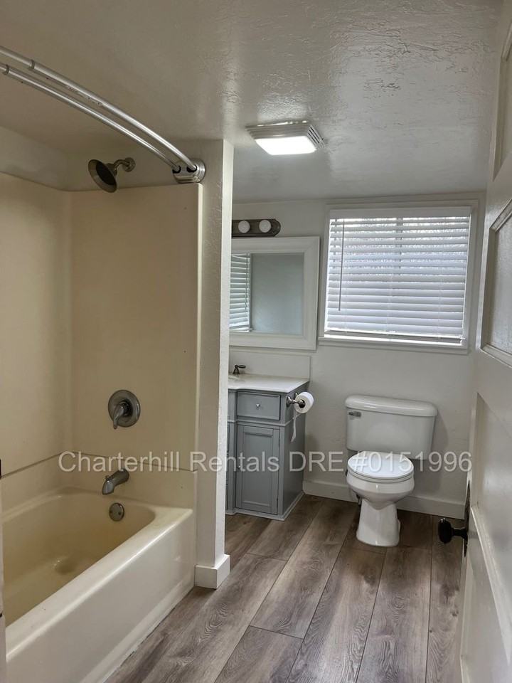 120 Laurel Ave - Photo 4 of 10