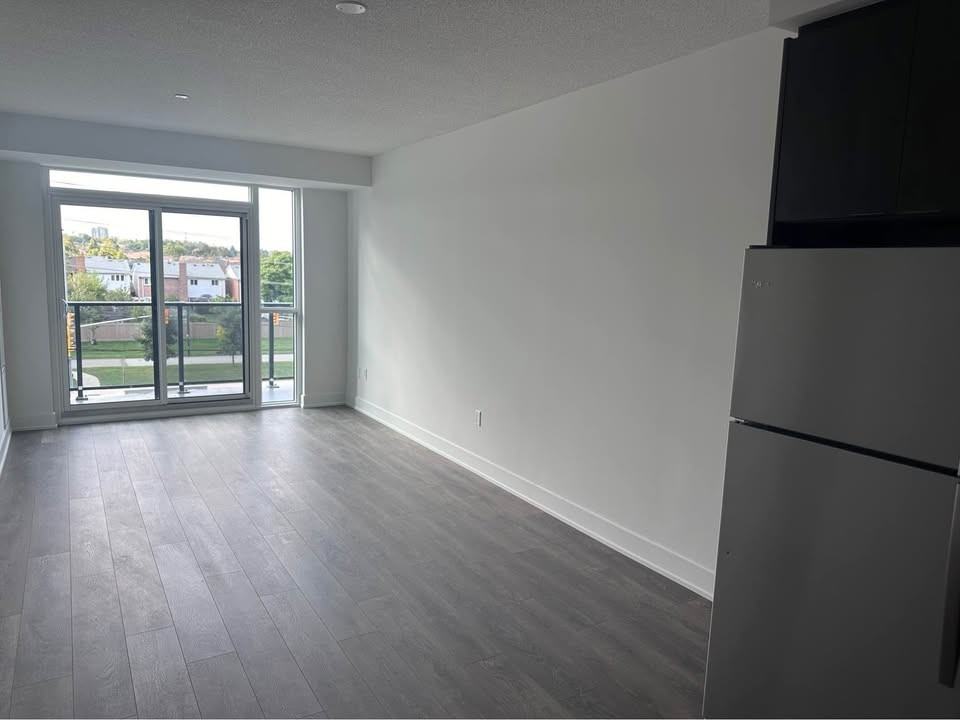 204 Burnhamthorpe Rd E - Photo 7 of 7