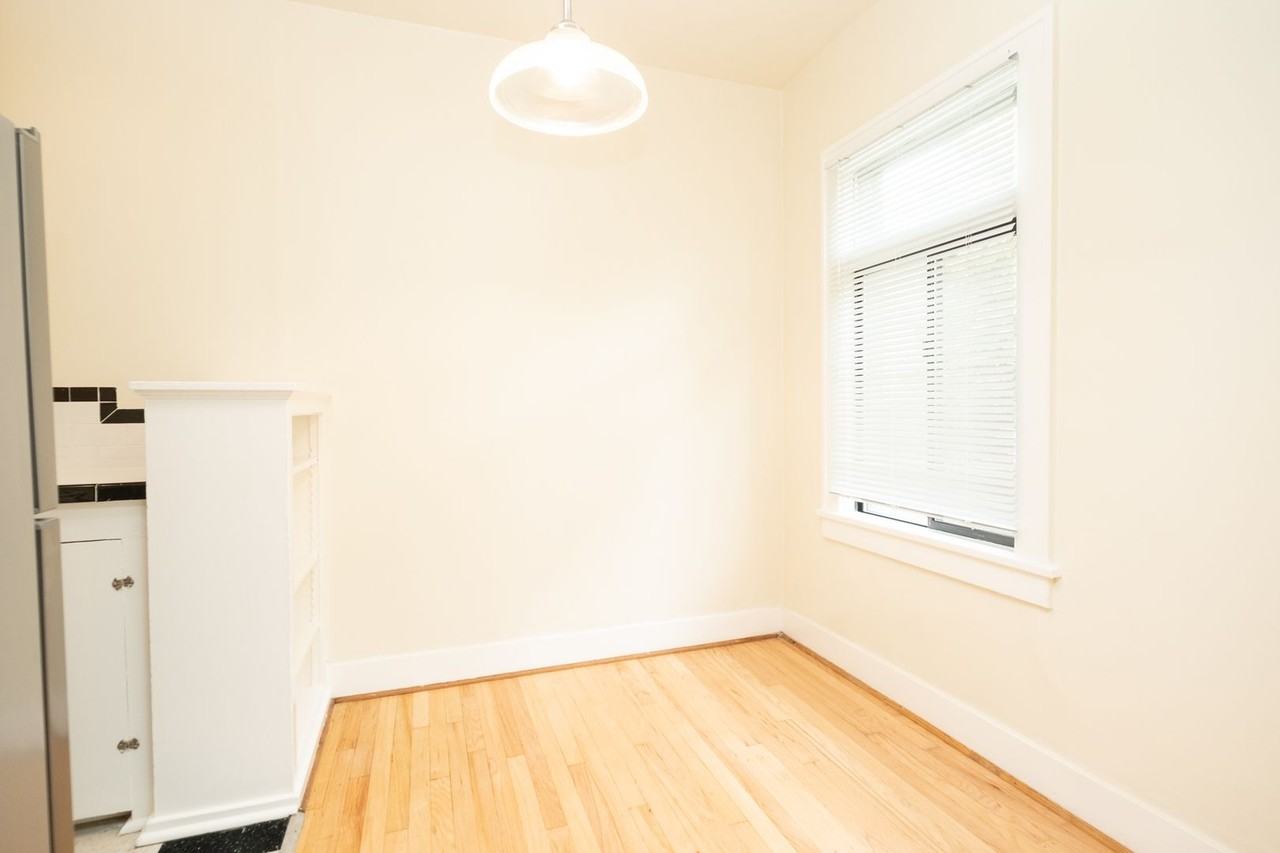 CASTLE ROSE APARTMENTS (BALM05) - Photo 3 of 26