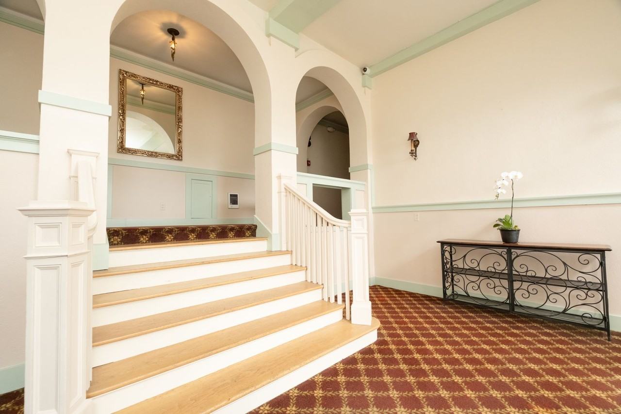 CASTLE ROSE APARTMENTS (BALM05) - Photo 4 of 26