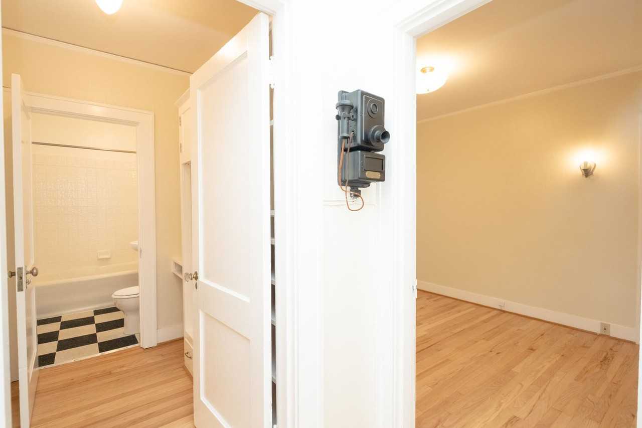 CASTLE ROSE APARTMENTS (BALM05) - Photo 5 of 26