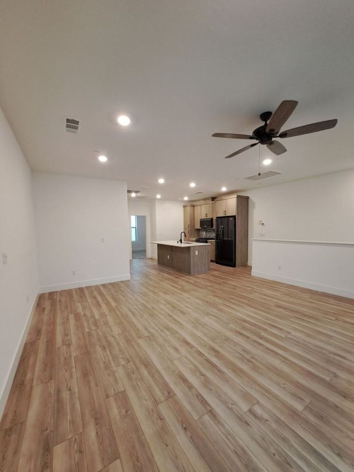 2825 E Tamarind Dr - Photo 7 of 28