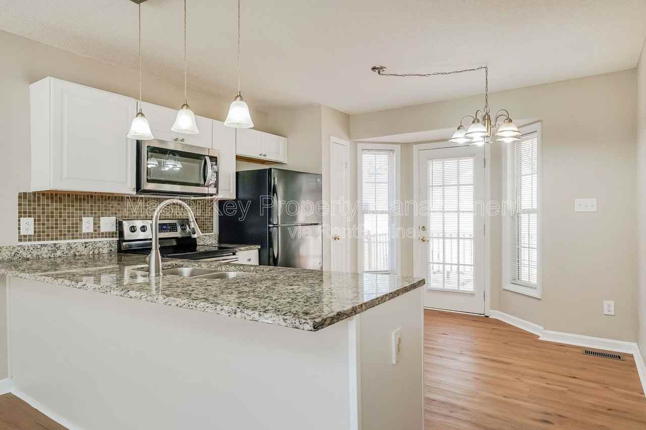 5701 Woof Pl - Photo 4 of 27