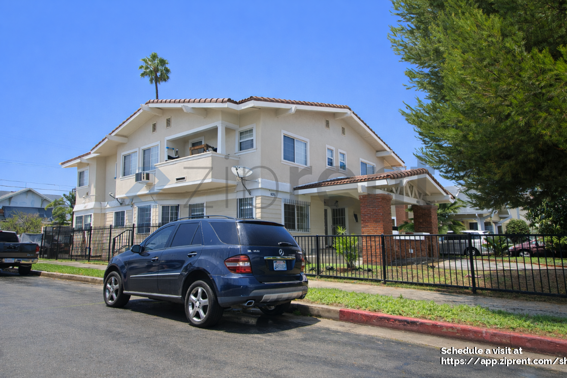 1425 3rd Ave - Photo 4 of 18