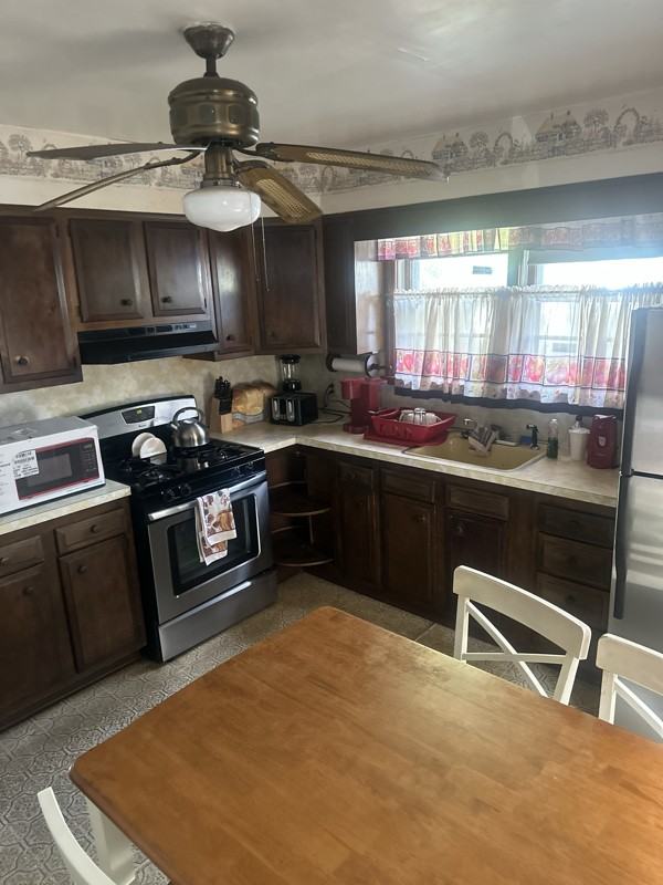 151 Warner St - Photo 4 of 16