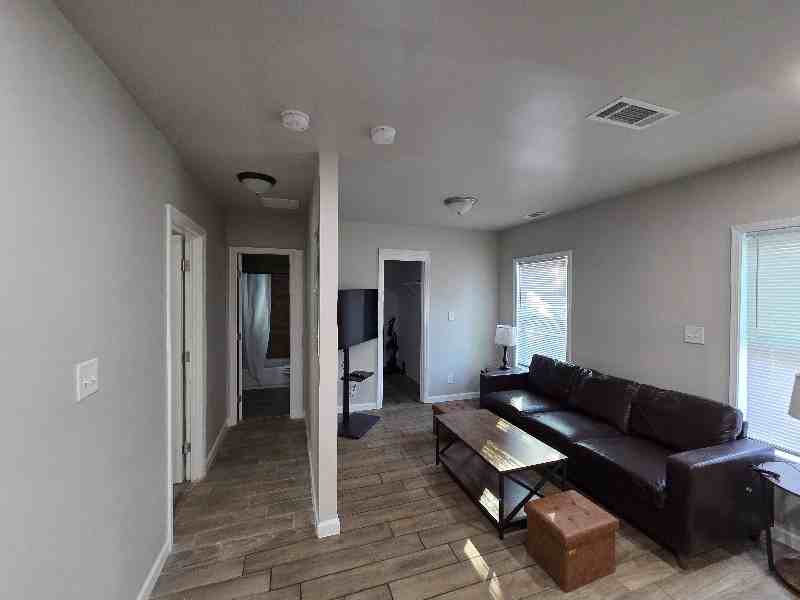 2793 Suwanee Ave - Photo 5 of 18