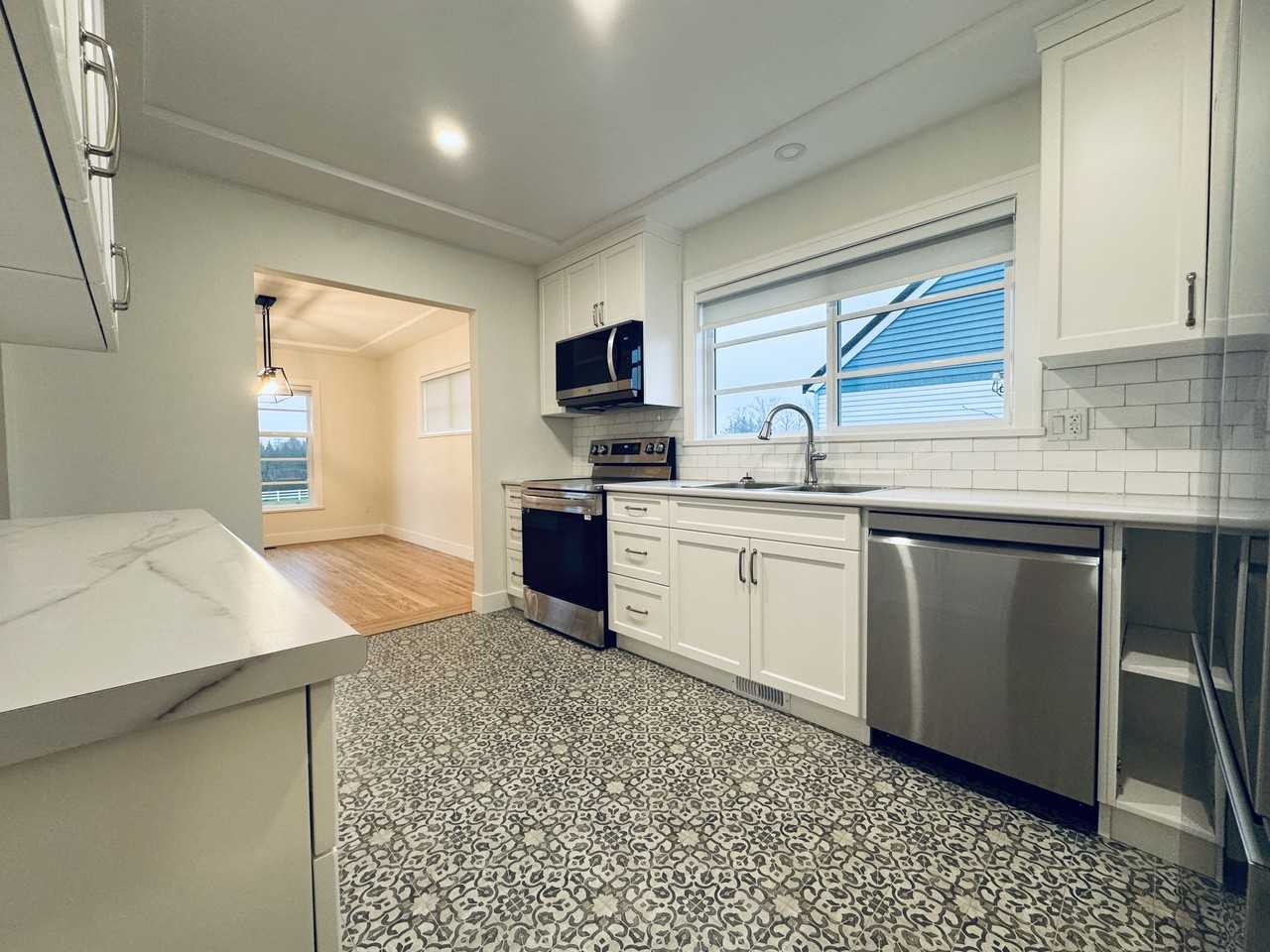 7412 192 Street - Photo 3 of 24