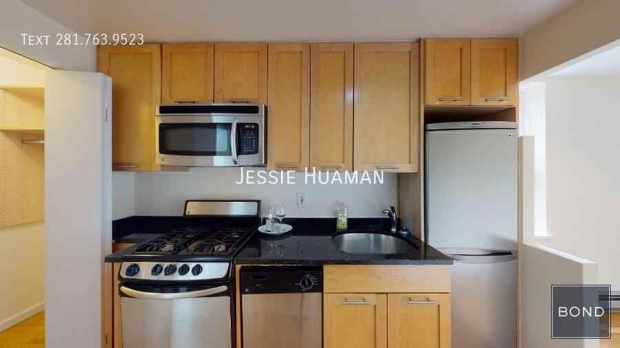 482 W Broadway #5A - Photo 4 of 7