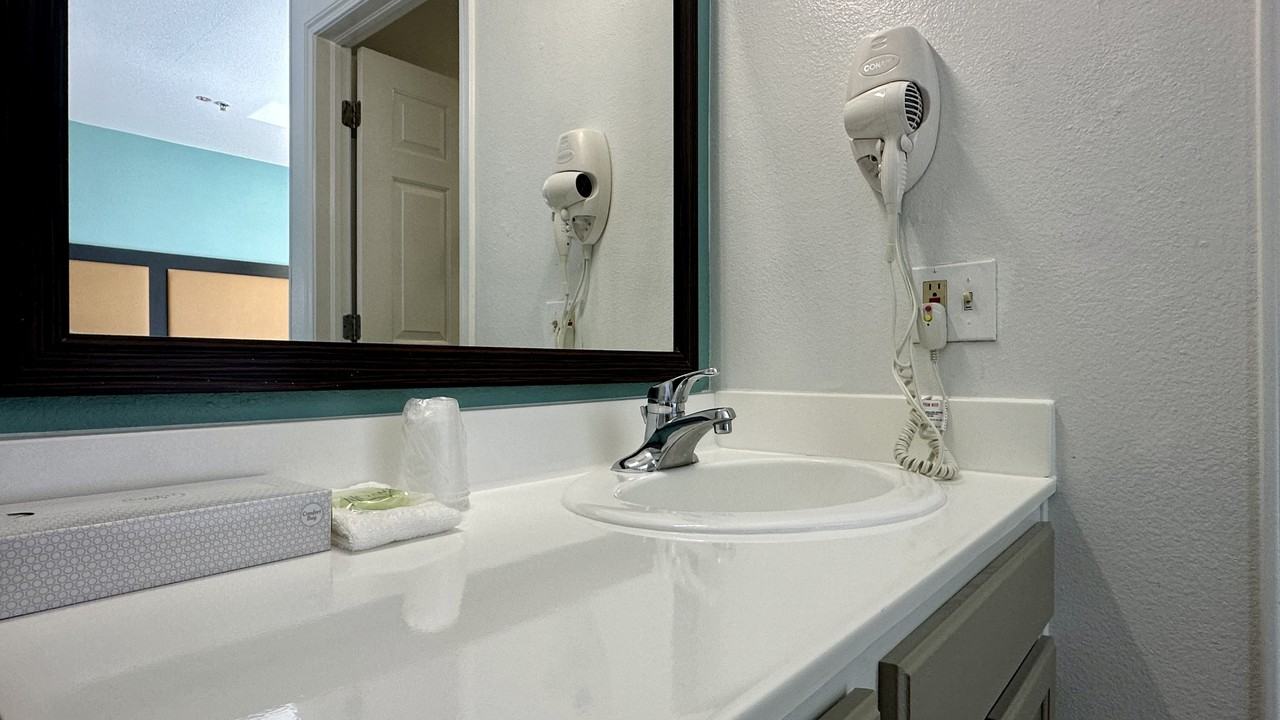 1550 E Flamingo Rd - Photo 4 of 10