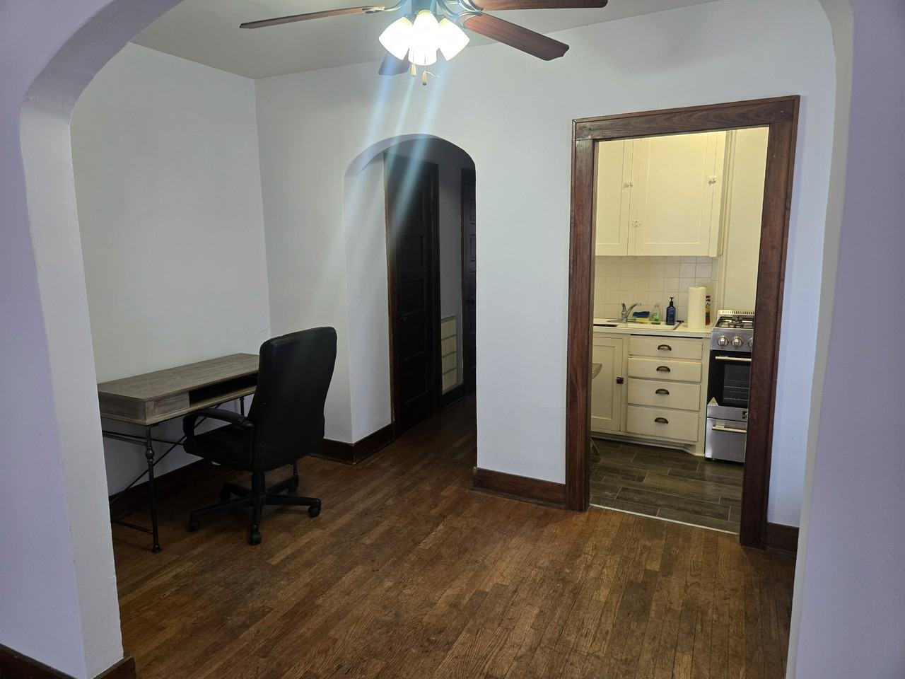 217 N 10th St #4 - Photo 5 of 7