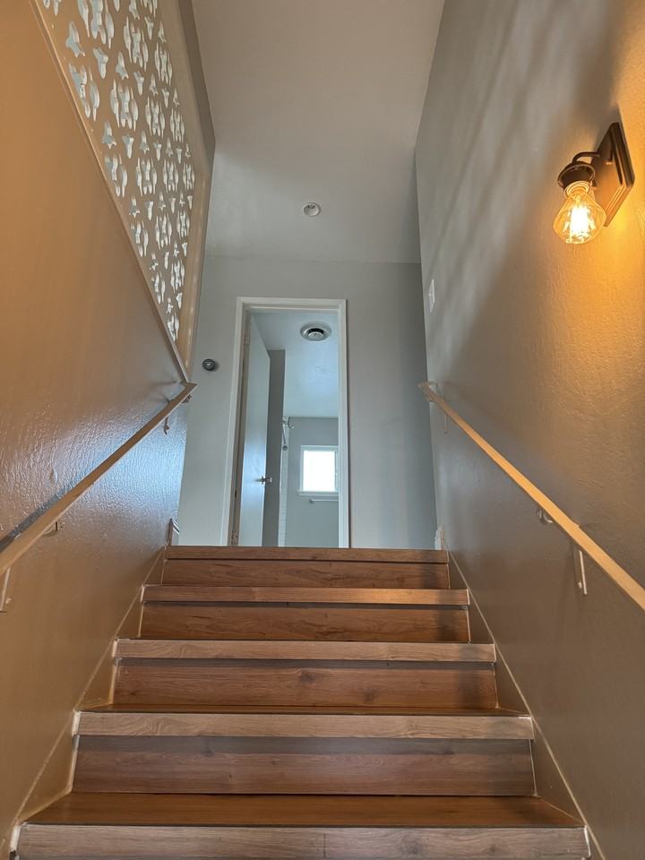 8099 Greenridge Dr - Photo 2 of 15