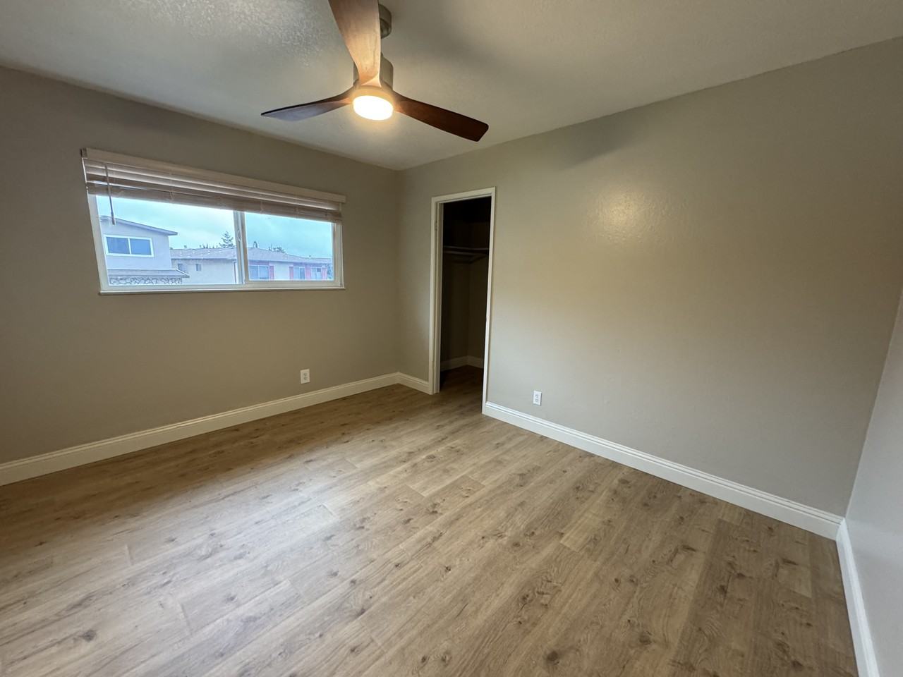 8099 Greenridge Dr - Photo 7 of 15