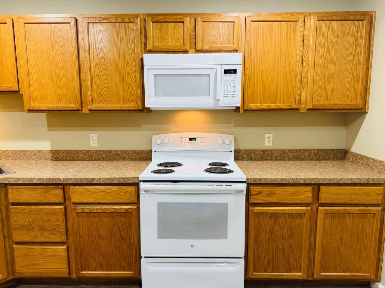 523 Yellowstone Ave - Photo 3 of 17