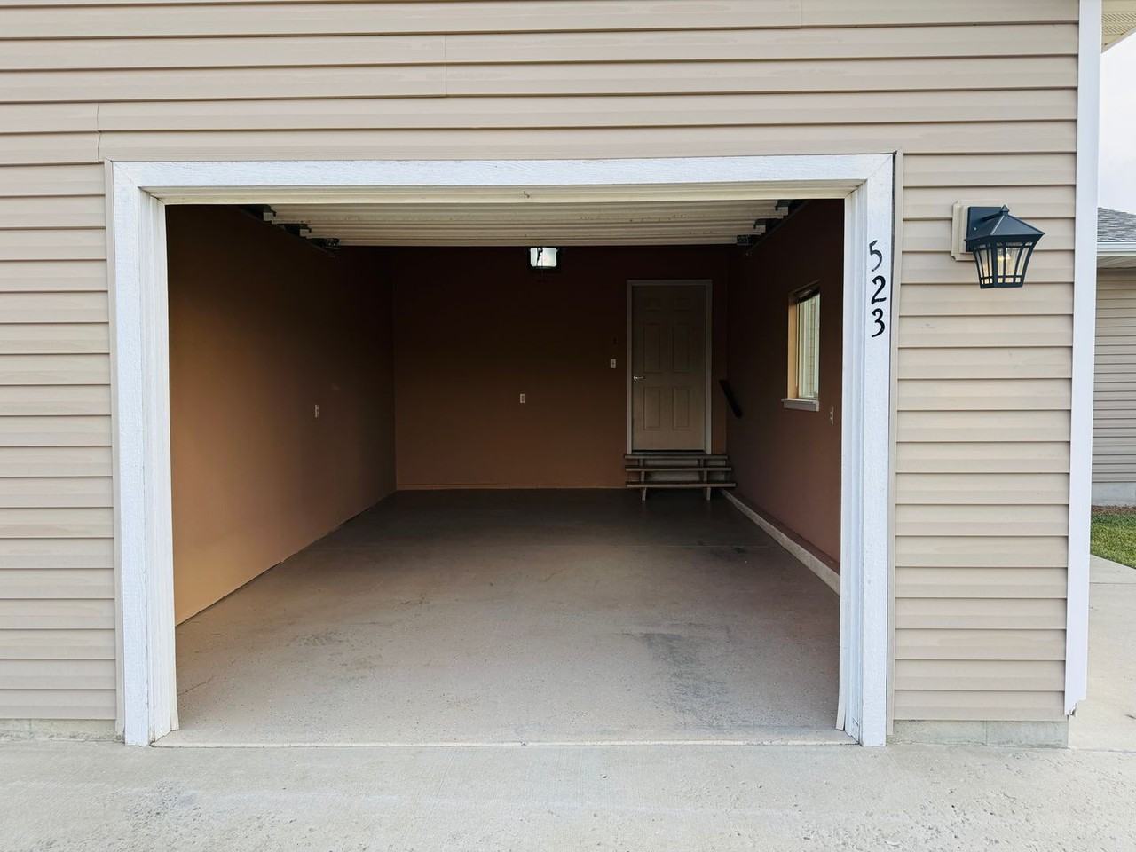 523 Yellowstone Ave - Photo 6 of 17