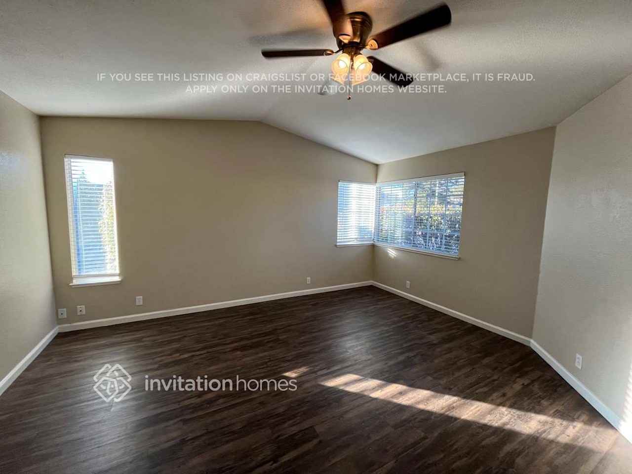 529 Oakborough Ave - Photo 3 of 12