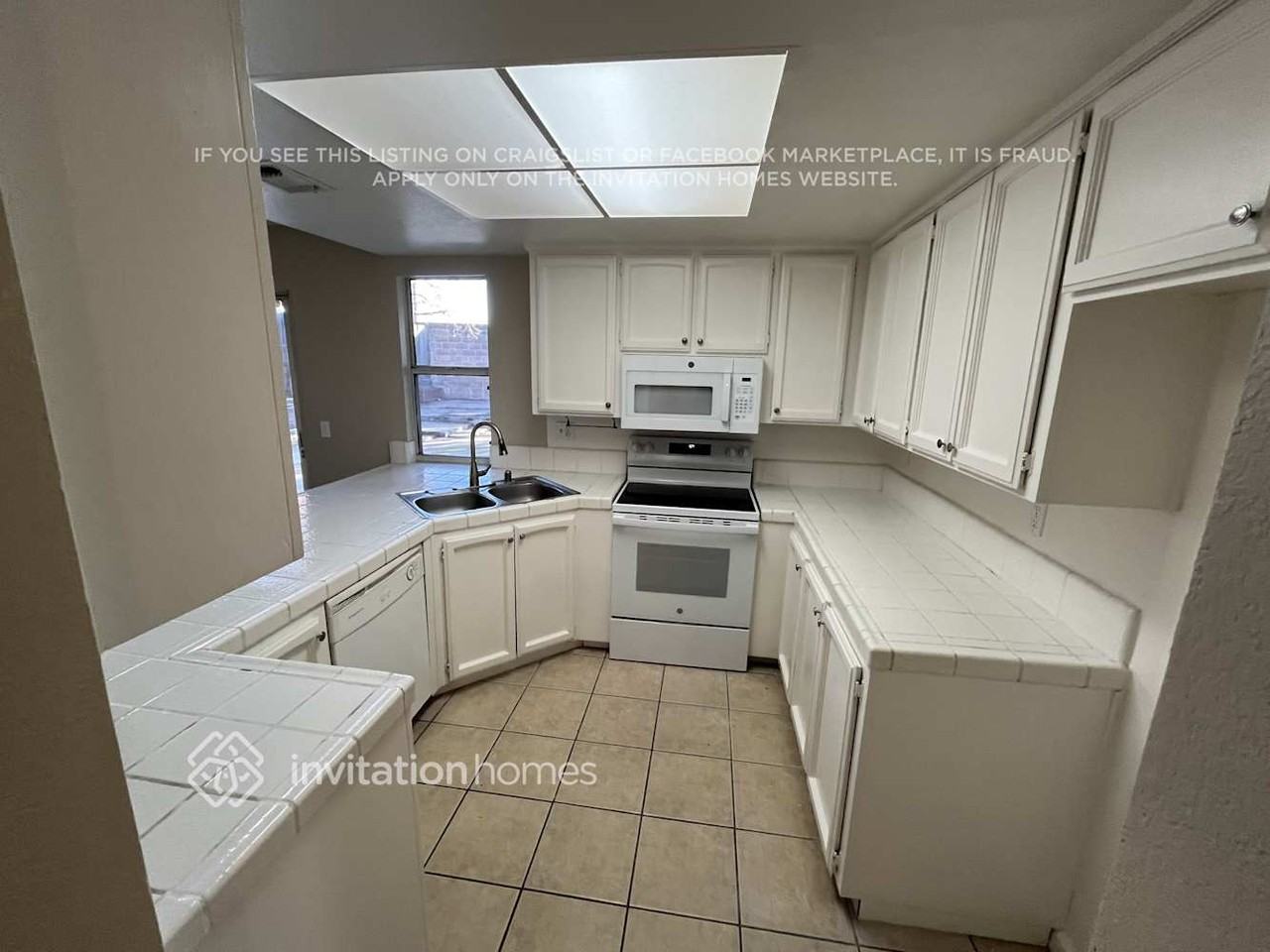 529 Oakborough Ave - Photo 4 of 12