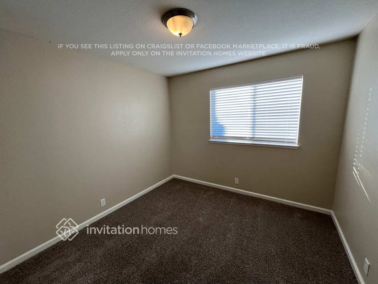 529 Oakborough Ave - Photo 5 of 12