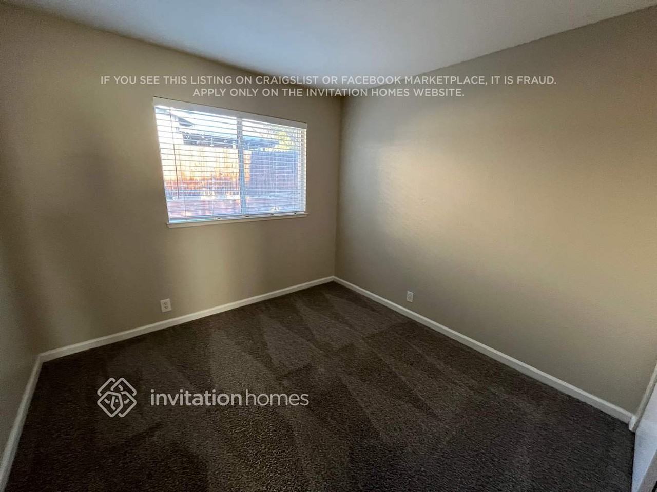 529 Oakborough Ave - Photo 6 of 12