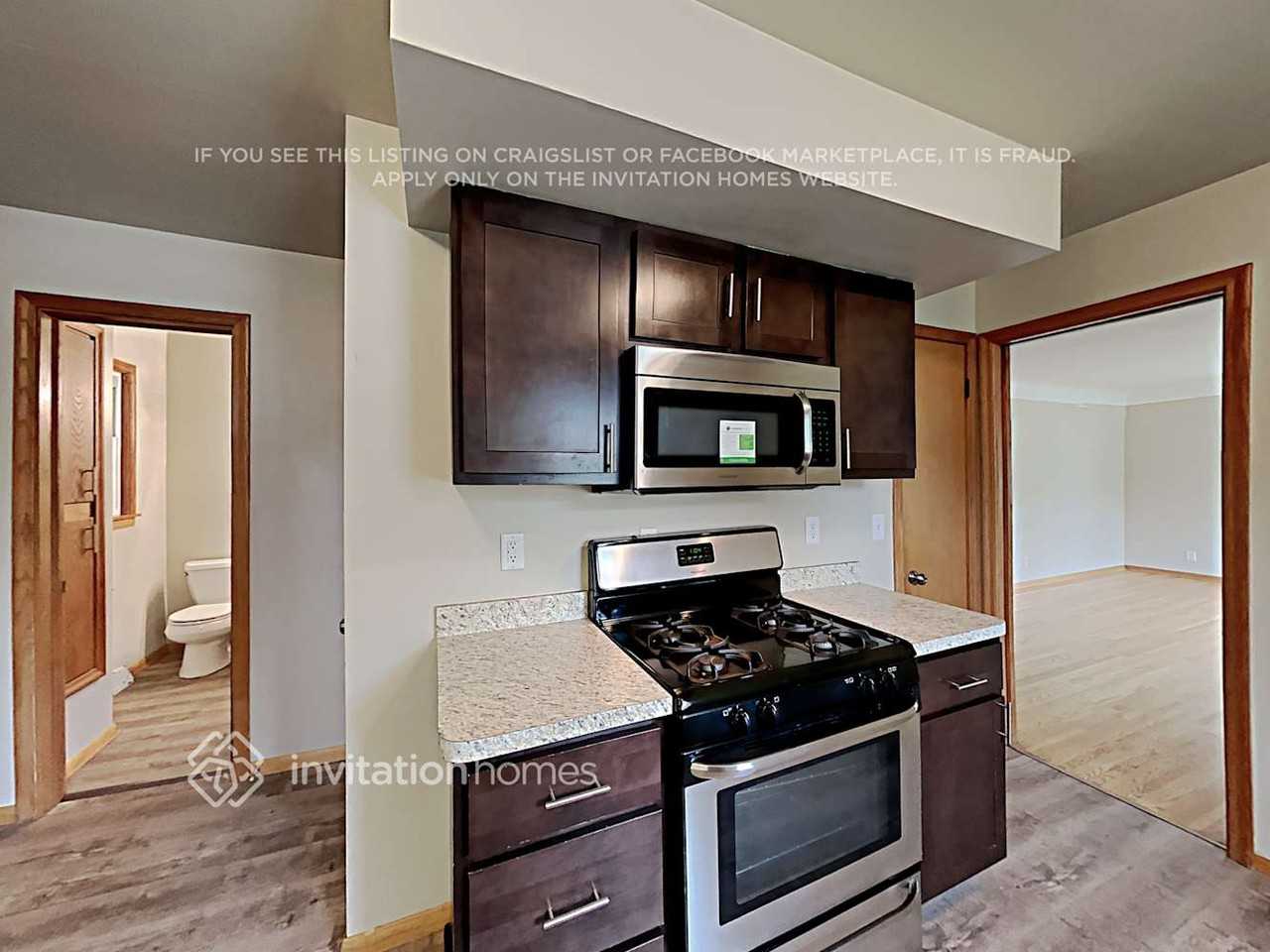 3015 Dakota Ave S - Photo 7 of 23