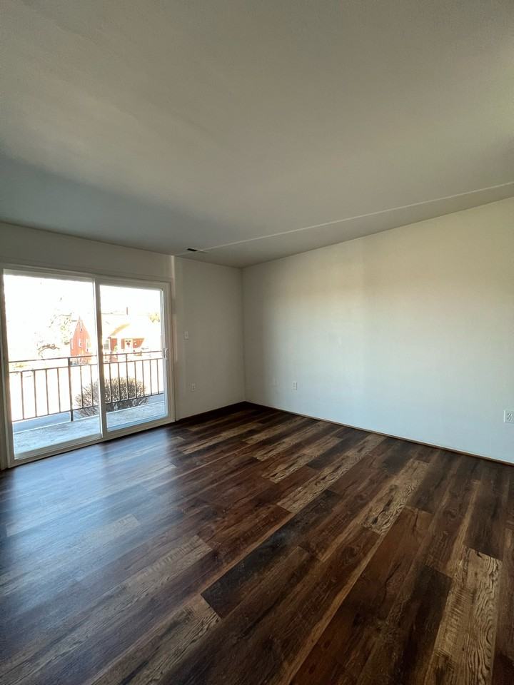 851 E Washington Ave #A6 - Photo 5 of 12