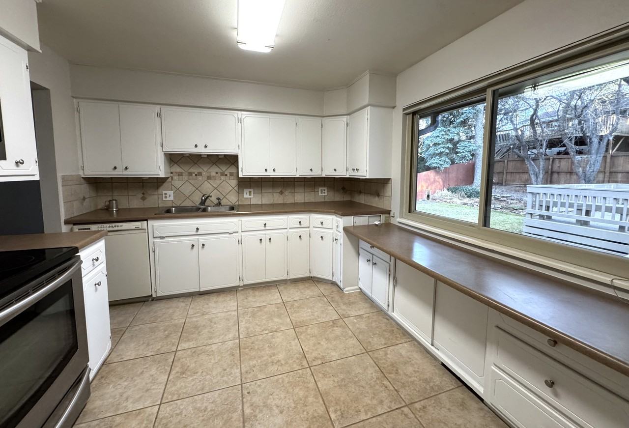 3084 S Xanthia St #1 - Photo 5 of 31