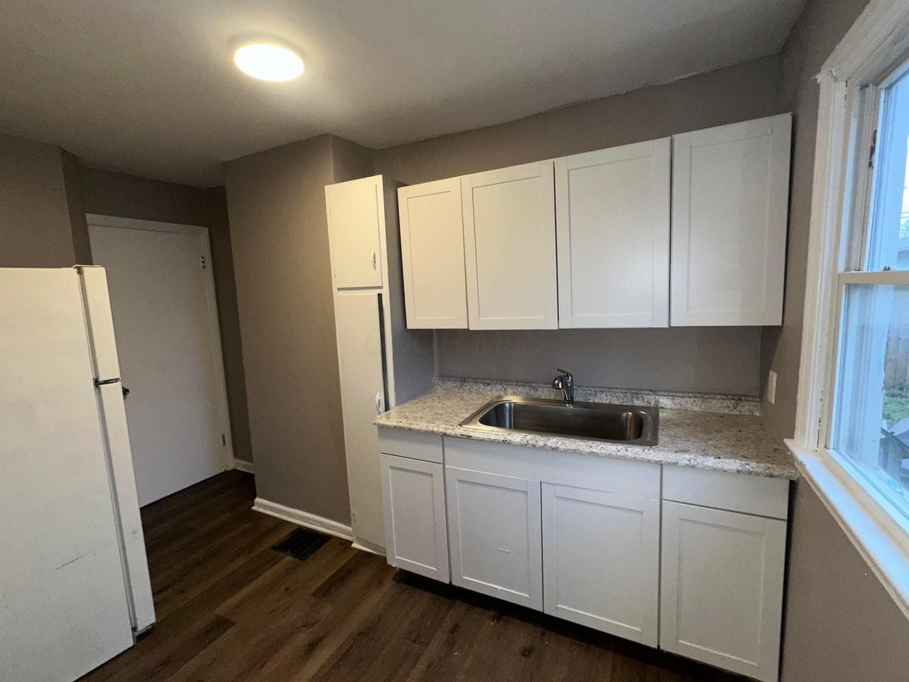 1352 E 25th Ave - Photo 5 of 10