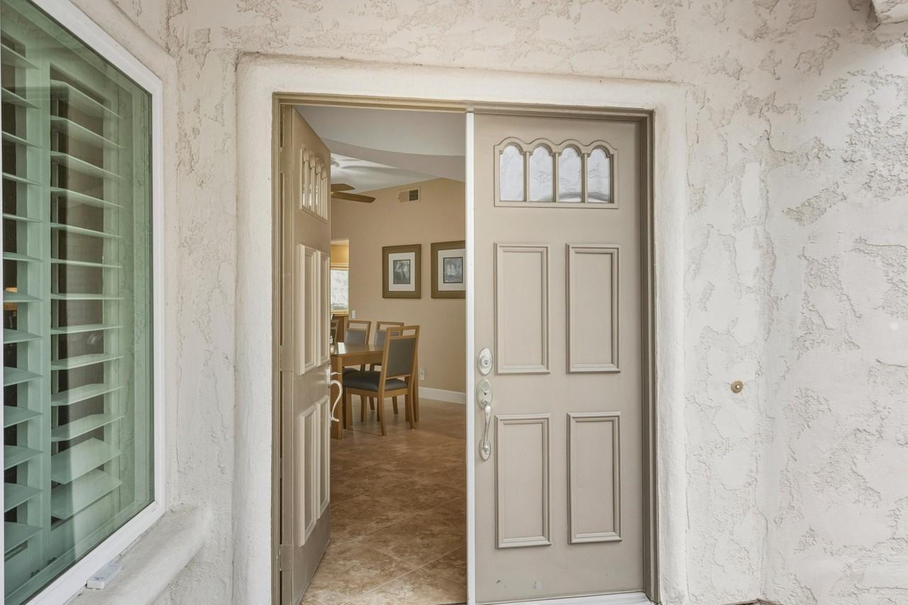 223 Desert Falls Dr E - Photo 4 of 50