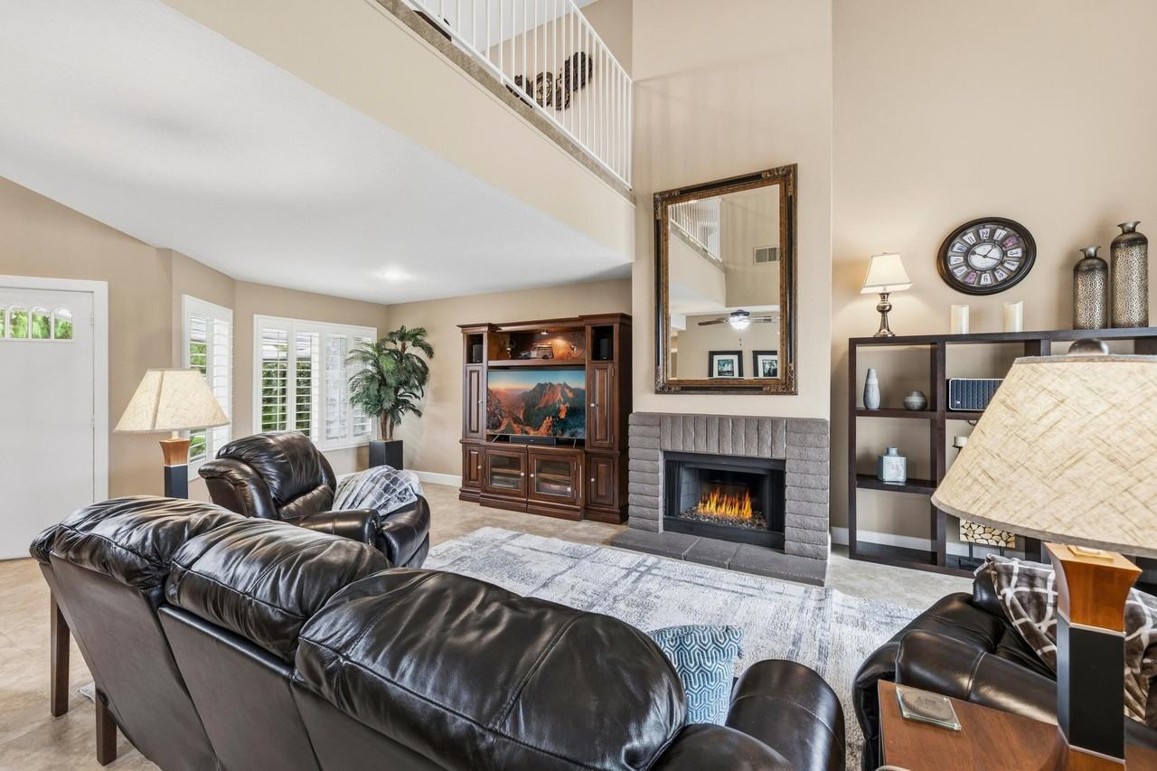 223 Desert Falls Dr E - Photo 7 of 50