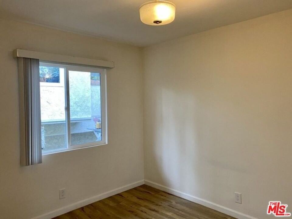 402 Pacific St - Photo 7 of 7