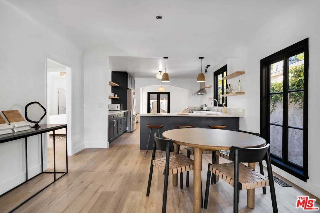 8822 Rosewood Ave - Photo 5 of 25