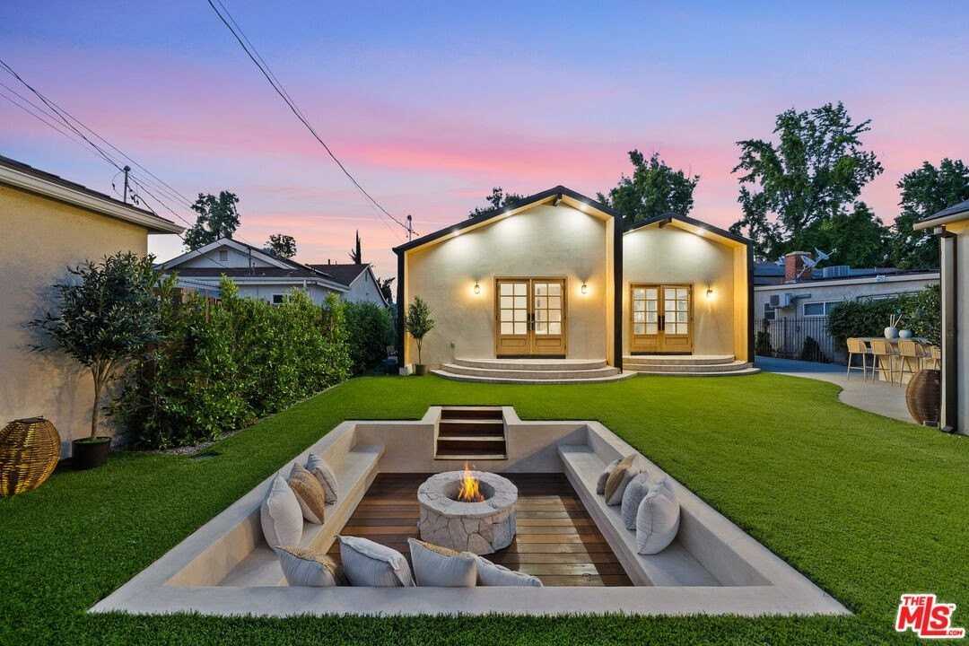 14742 Weddington St - Photo 2 of 43