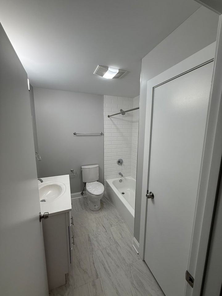 744 W Gordon Ter #312 - Photo 7 of 23