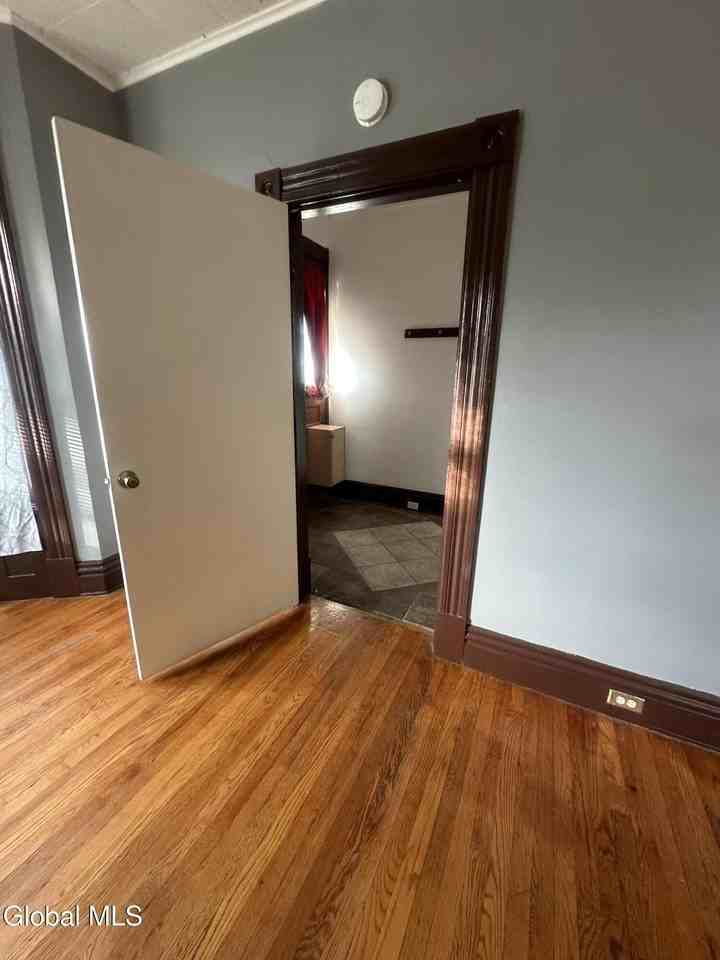 224 5th Ave - Photo 4 of 17