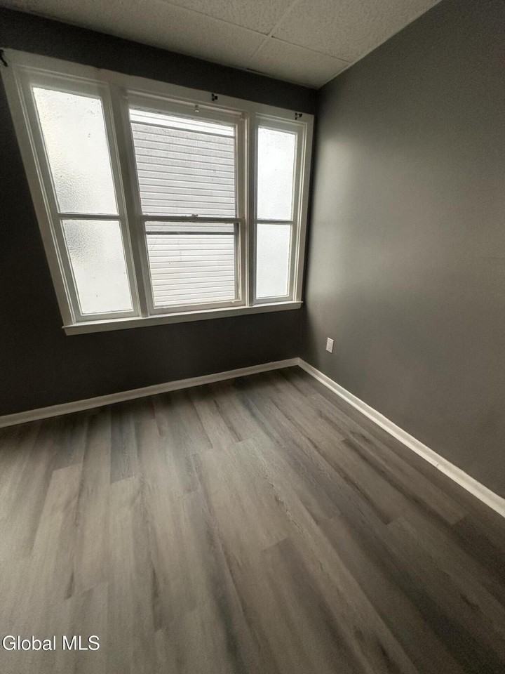 224 5th Ave - Photo 6 of 17