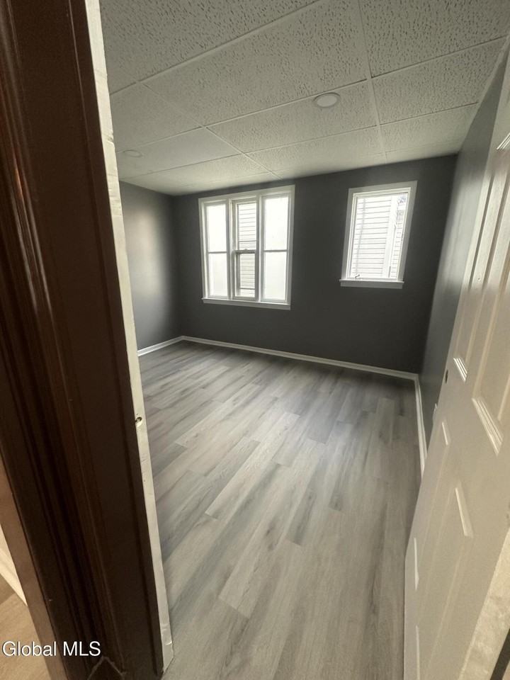 224 5th Ave - Photo 7 of 17