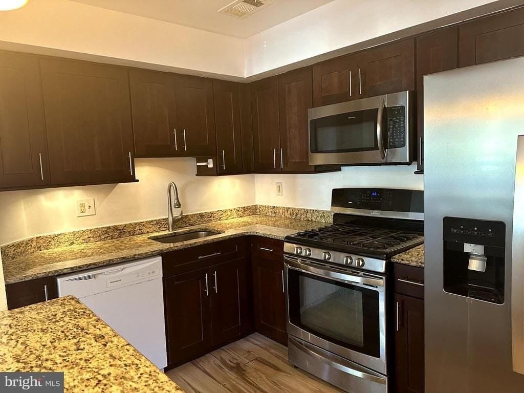 102 Sequoia Ct #6 - Photo 5 of 16