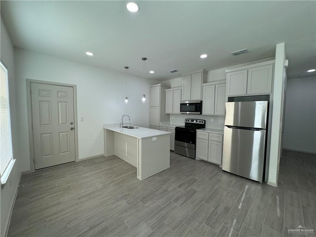 7806 N 58th Ln #1 - Photo 4 of 17