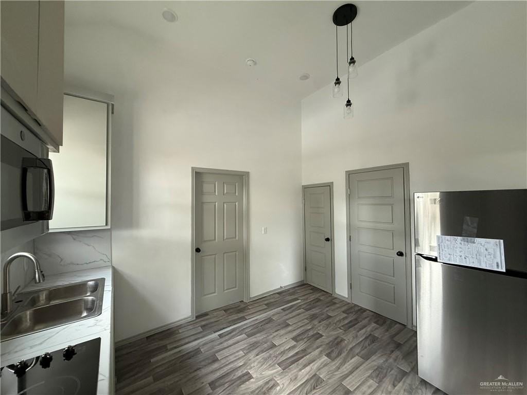 1019 Miller Ave - Photo 4 of 8