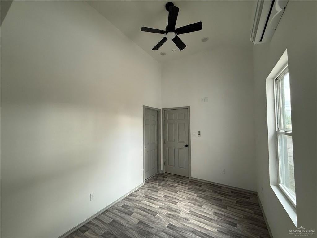 1019 Miller Ave - Photo 6 of 8