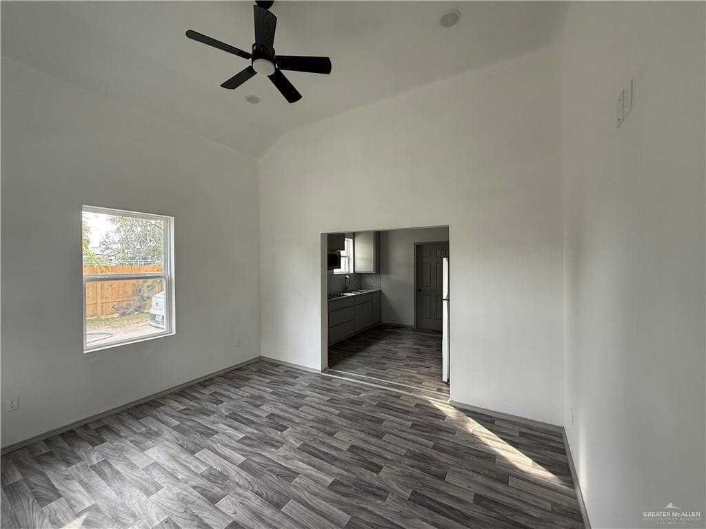 1019 Miller Ave - Photo 7 of 8