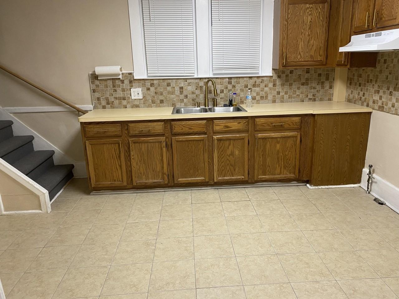 36 Brighton St - Photo 4 of 23