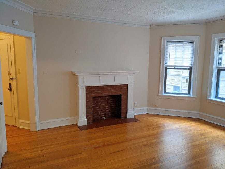 925 Forest Ave - Photo 5 of 10