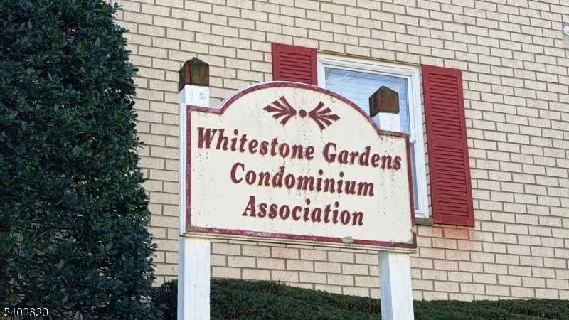 352 Hoover Ave #93 - Photo 3 of 9