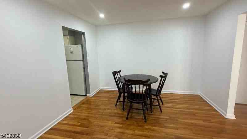 352 Hoover Ave #93 - Photo 5 of 9